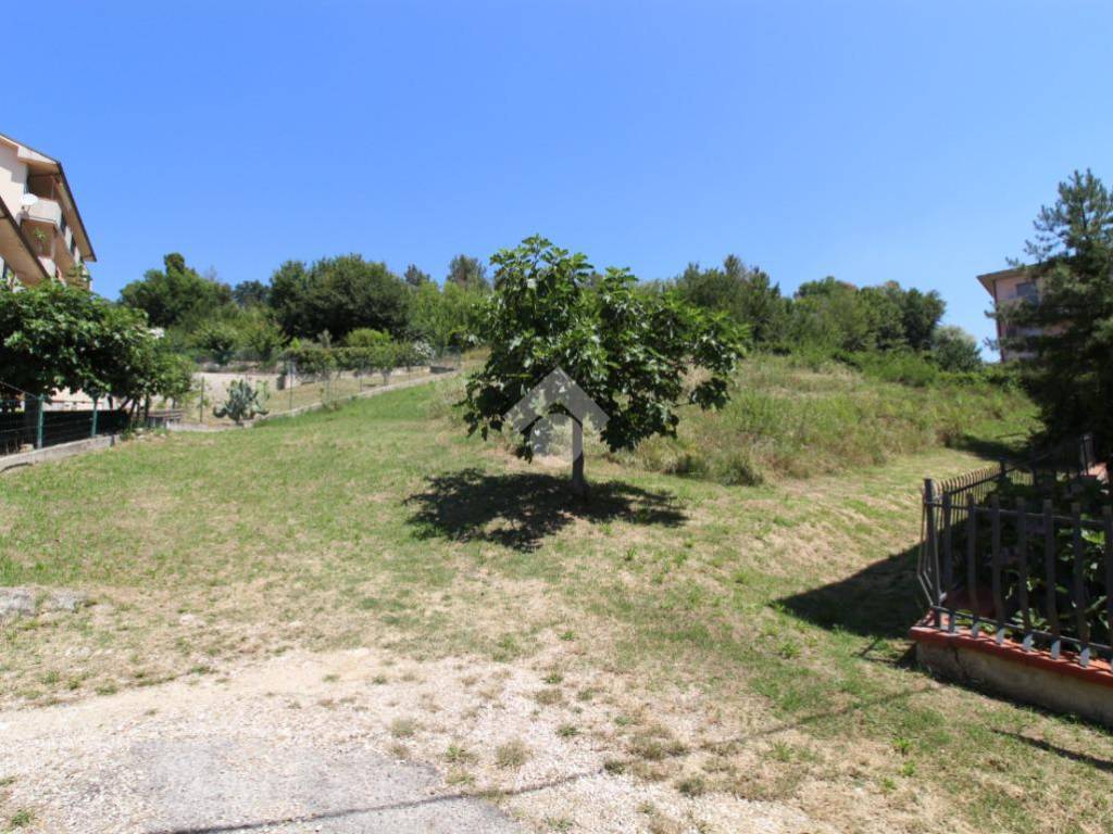 Terreno edificabile via f.filzi, piattoni villa sant'antonio, castel di lama