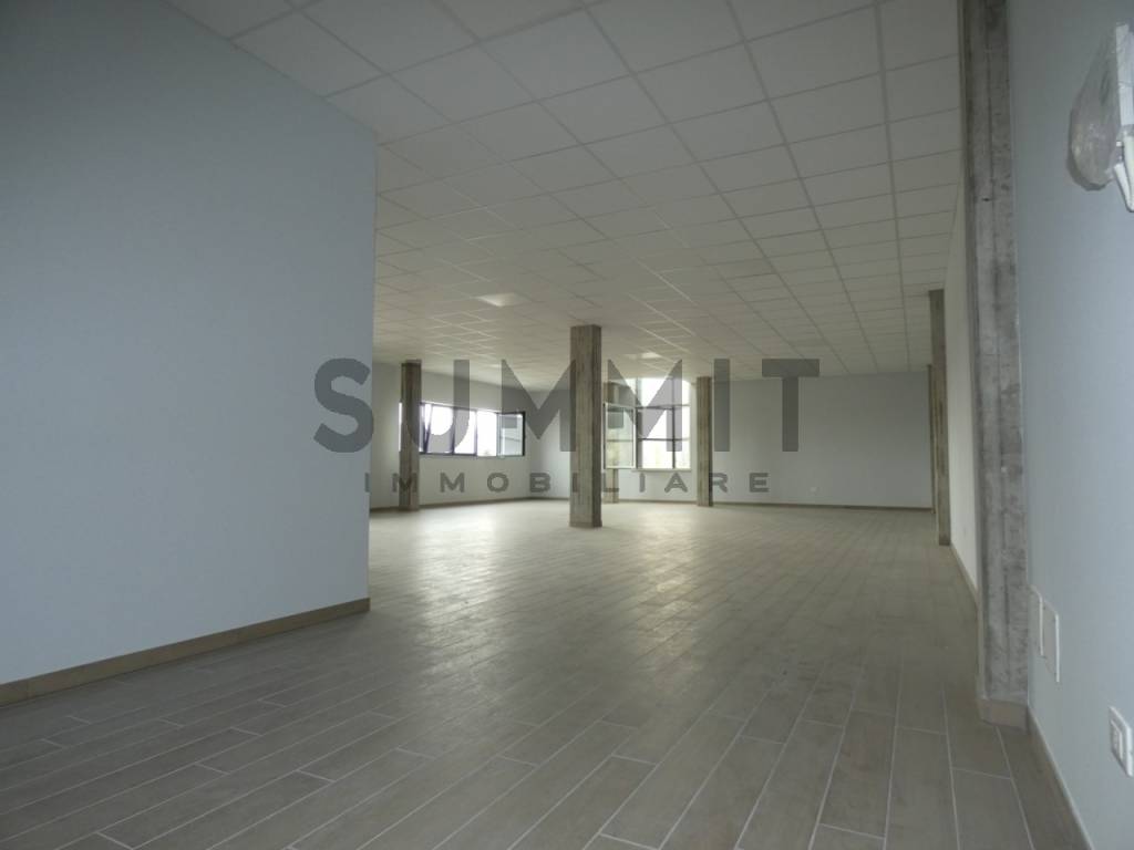 santorso   ufficio in zona industriale   4