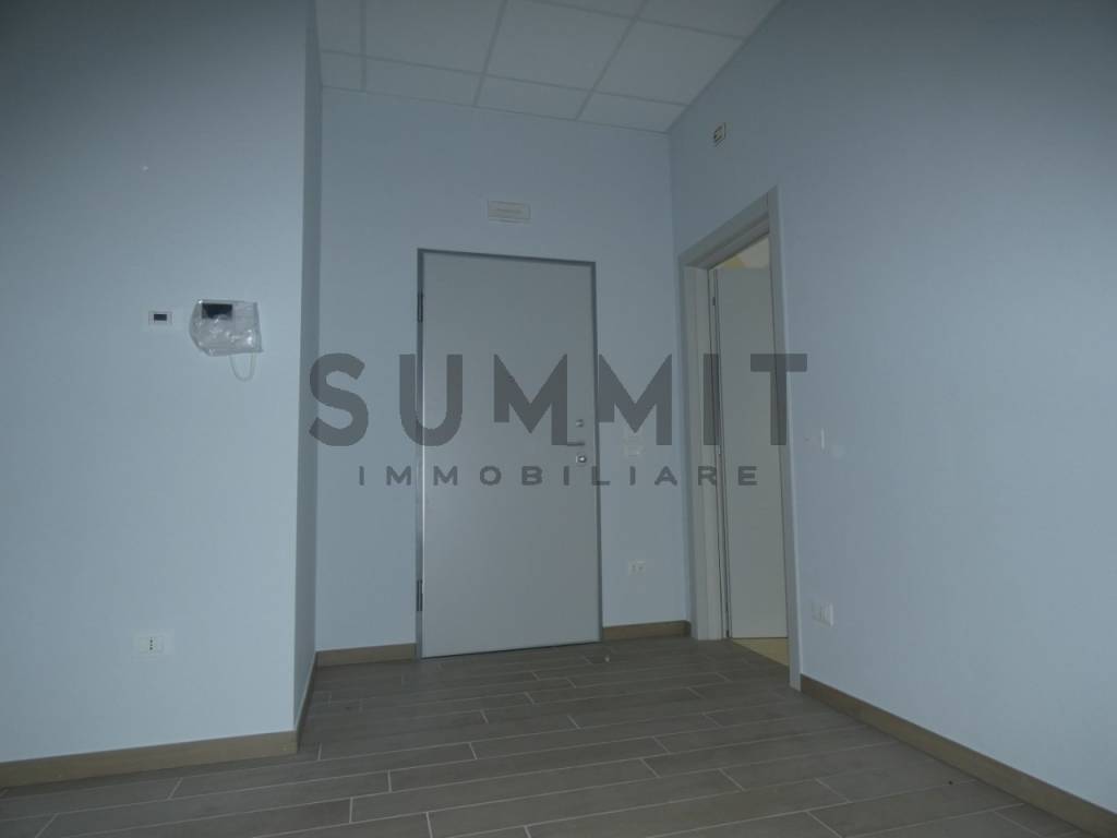 santorso   ufficio in zona industriale   10