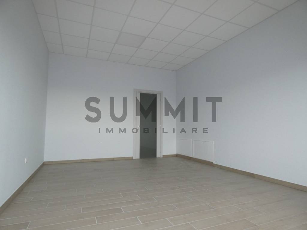 santorso   ufficio in zona industriale   7