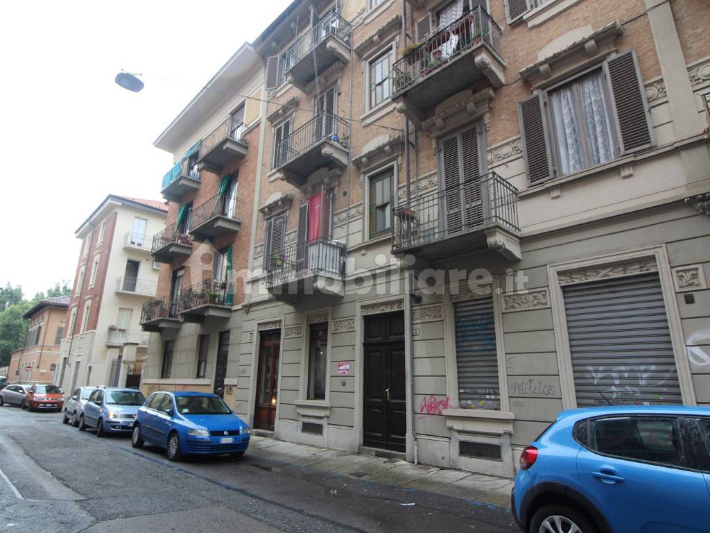 Sale Apartment Turin. 2room flat in via Cesare Balbo 5. Good condition