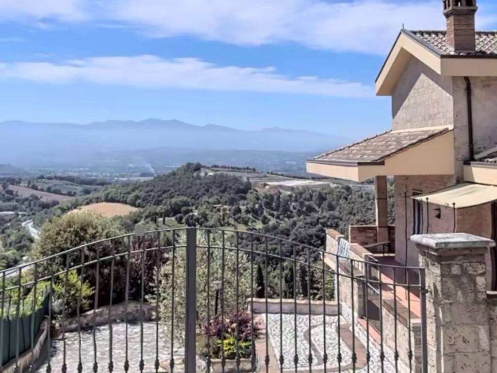 Appartamento in villa via piave, centro, san gemini