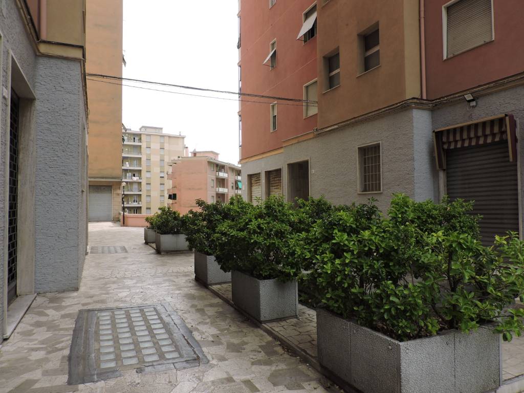 Locale commerciale corso ferdinando magellano 6, sampierdarena, genova