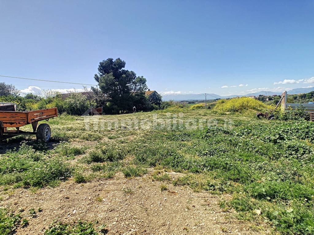 Vendesi casa con terreno a Spoltore Pescara