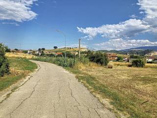VENDESI TERRENO EDIFICABILE ALANNO PESCARA ABRUZZO