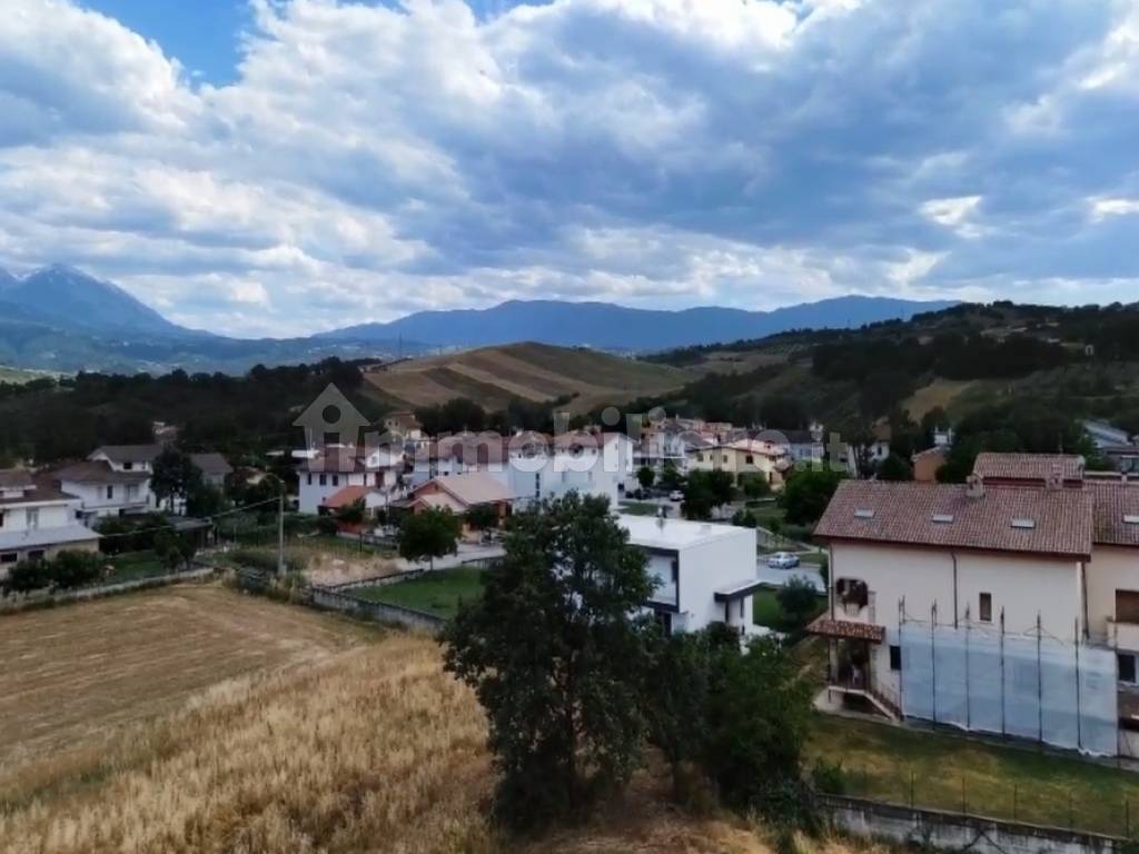 VENDESI TERRENO EDIFICABILE ALANNO PESCARA ABRUZZO