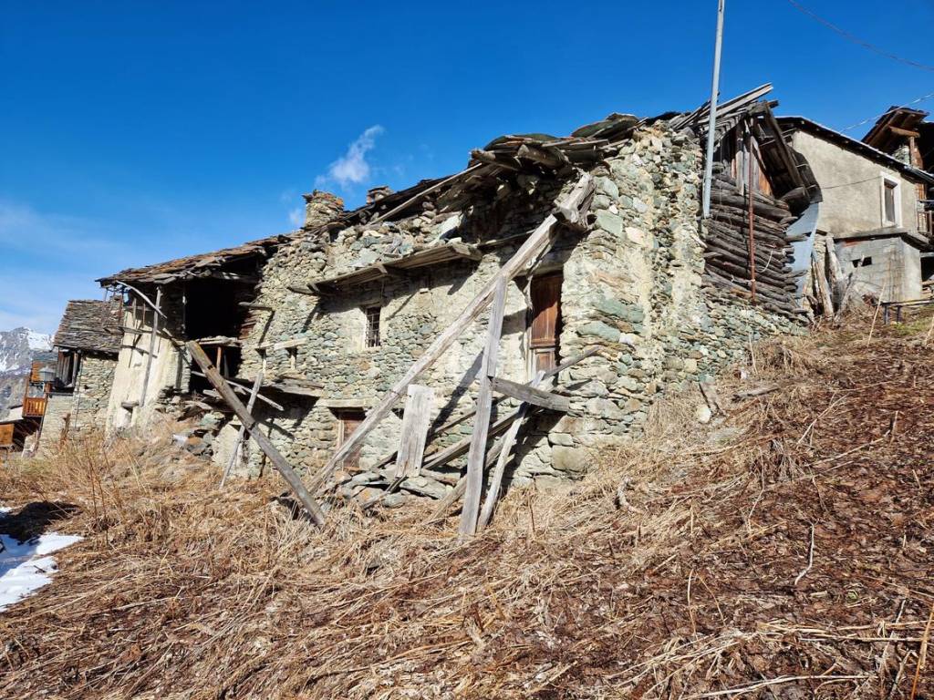 Lato Est edificio retrostante.35 (2)