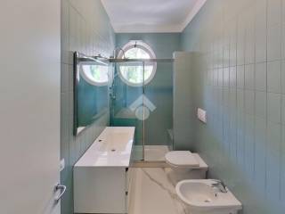 Pregiato-Bilocale-con-terrazzo-Bathroom(1)
