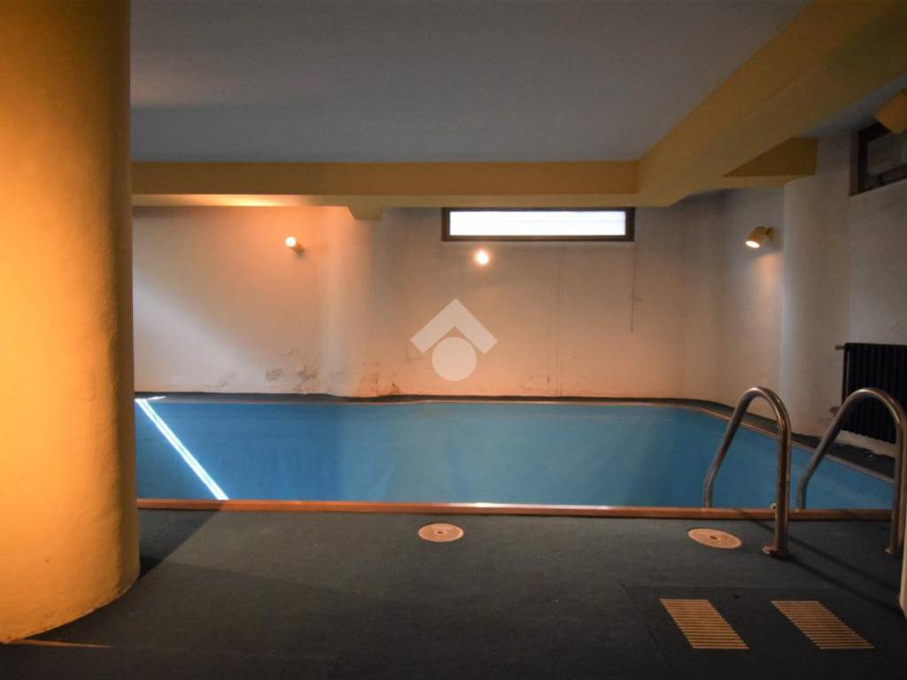 PISCINA COPERTA