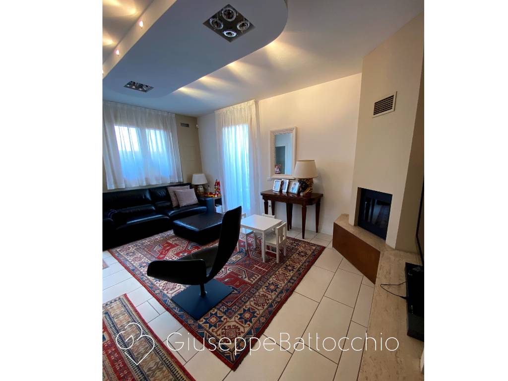 1280-s-215-trifamiliare-a-godego-casa-semi-indipendente-castello-di-godego-9bfb1.png