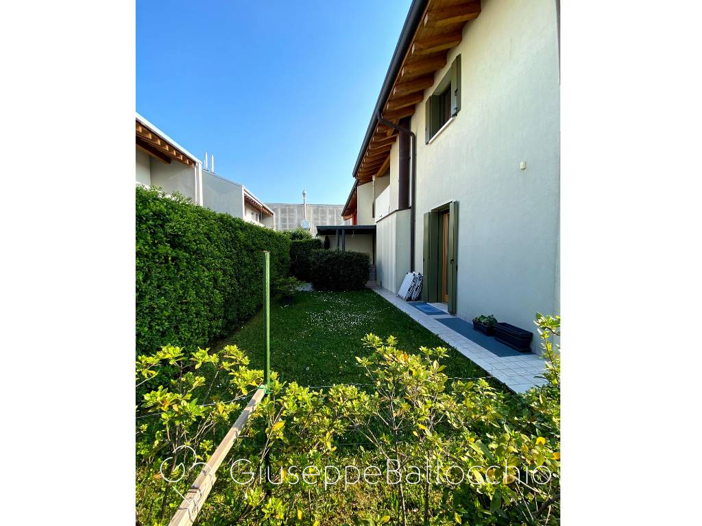 1280-s-215-trifamiliare-a-godego-casa-semi-indipendente-castello-di-godego-b91cf.png