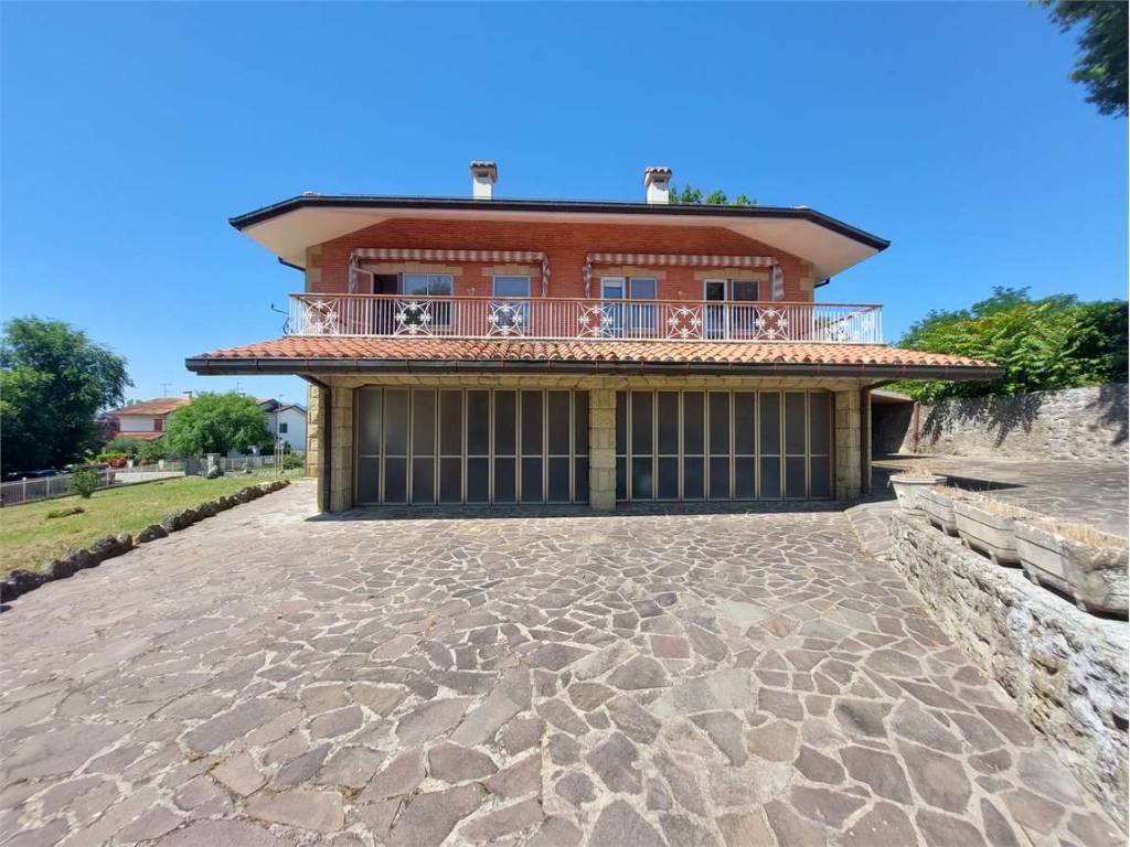 portico verandato piano terra