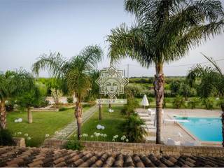 luxury-pool-villa