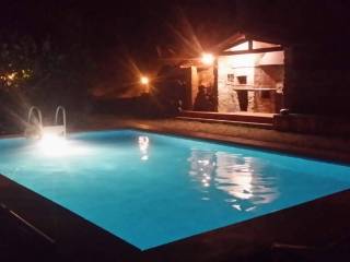 piscina notte