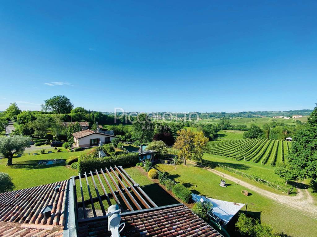 villa vendita conegliano piscina giardino40