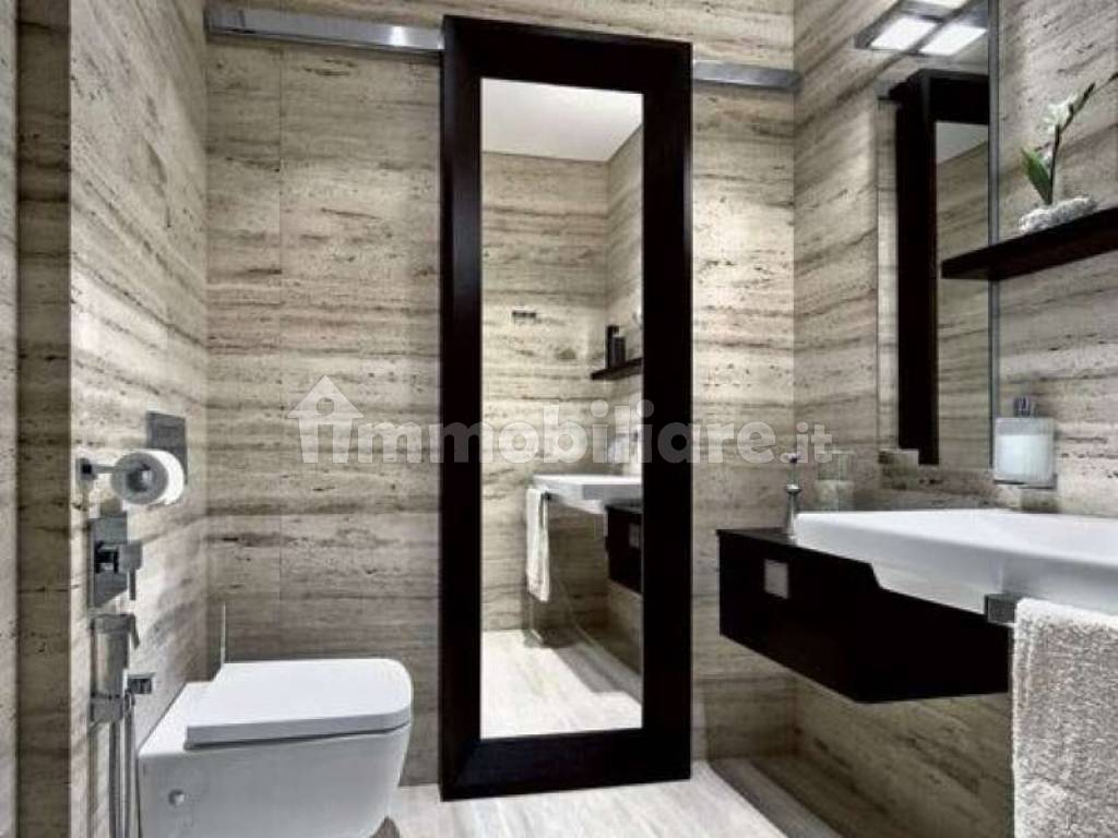 bagno-bathroom-moderno-modern-parete-decorativa-de