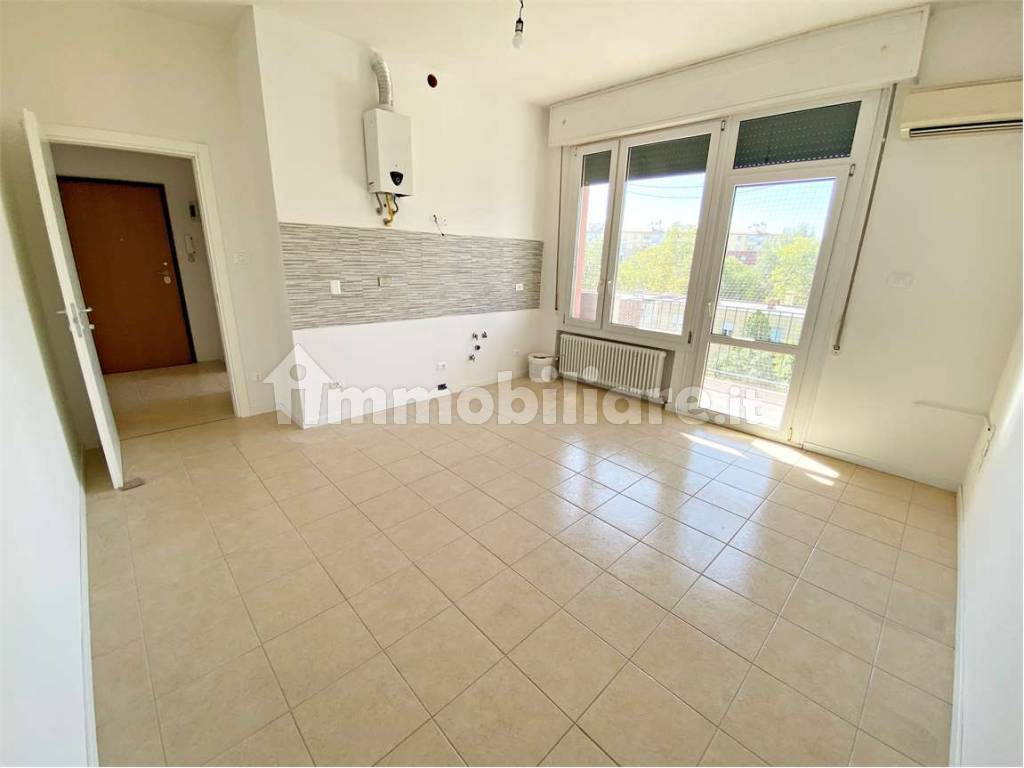 Sale Apartment Bologna. 3room flat in adiacenze.... Excellent condition, fourth floor, with