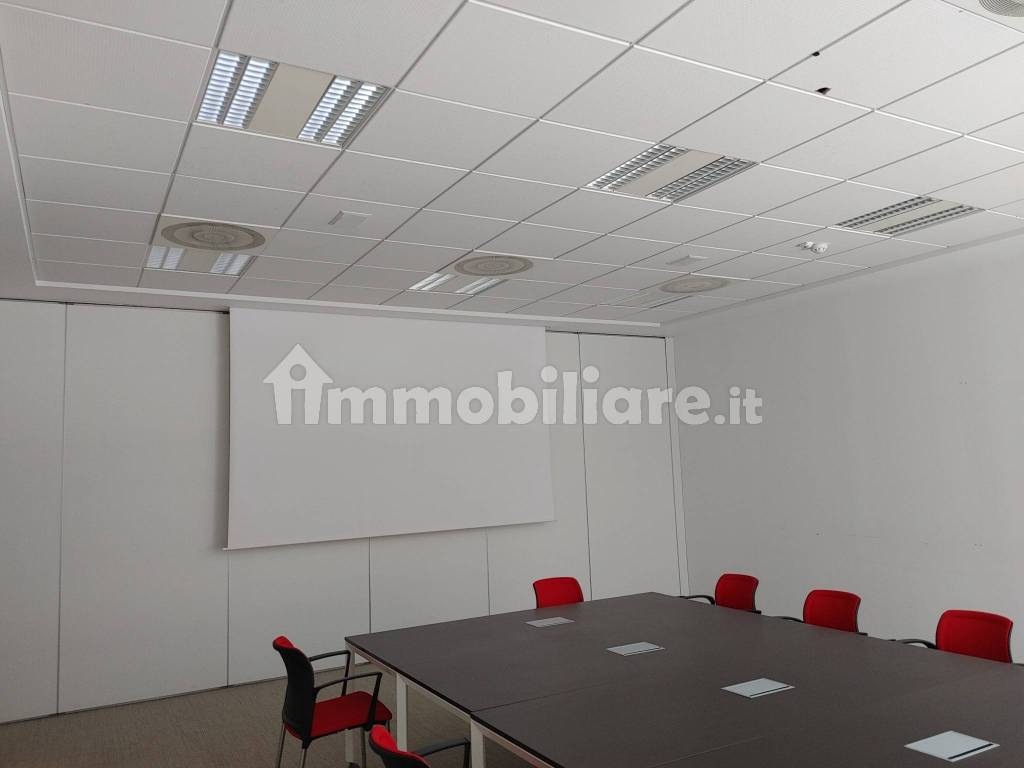 VIMERCATE UFFICIO IN AFFITTO