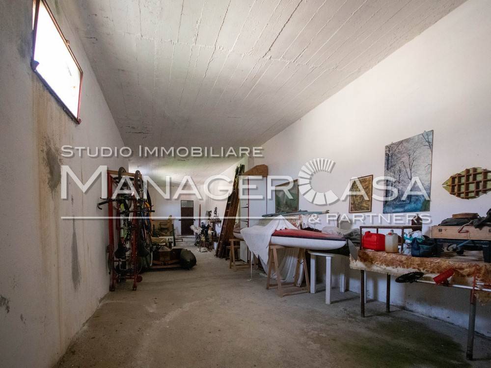Vivere In Un Locale Accatastato C2
