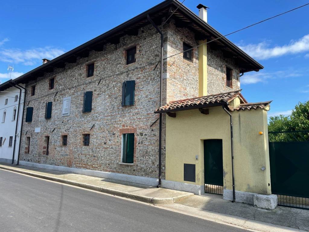 Vendita Rustico Pavia di Udine. Da ristrutturare, 1075 m², rif. 97359984