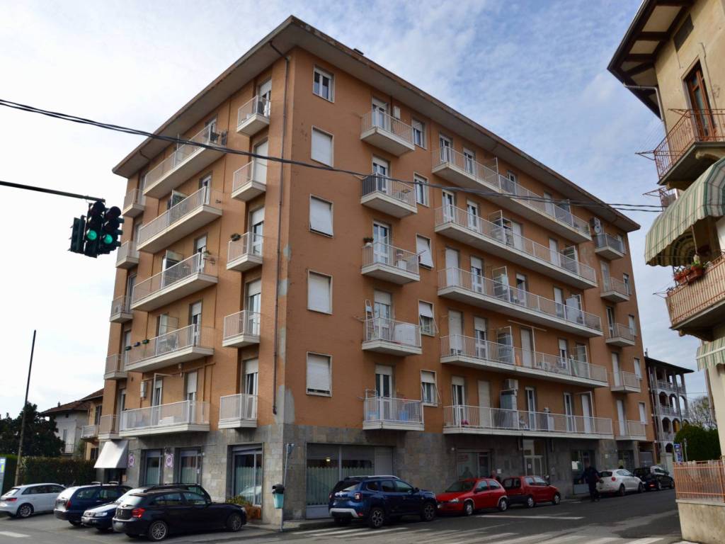 Locale commerciale via antonio gramsci 5, ponderano
