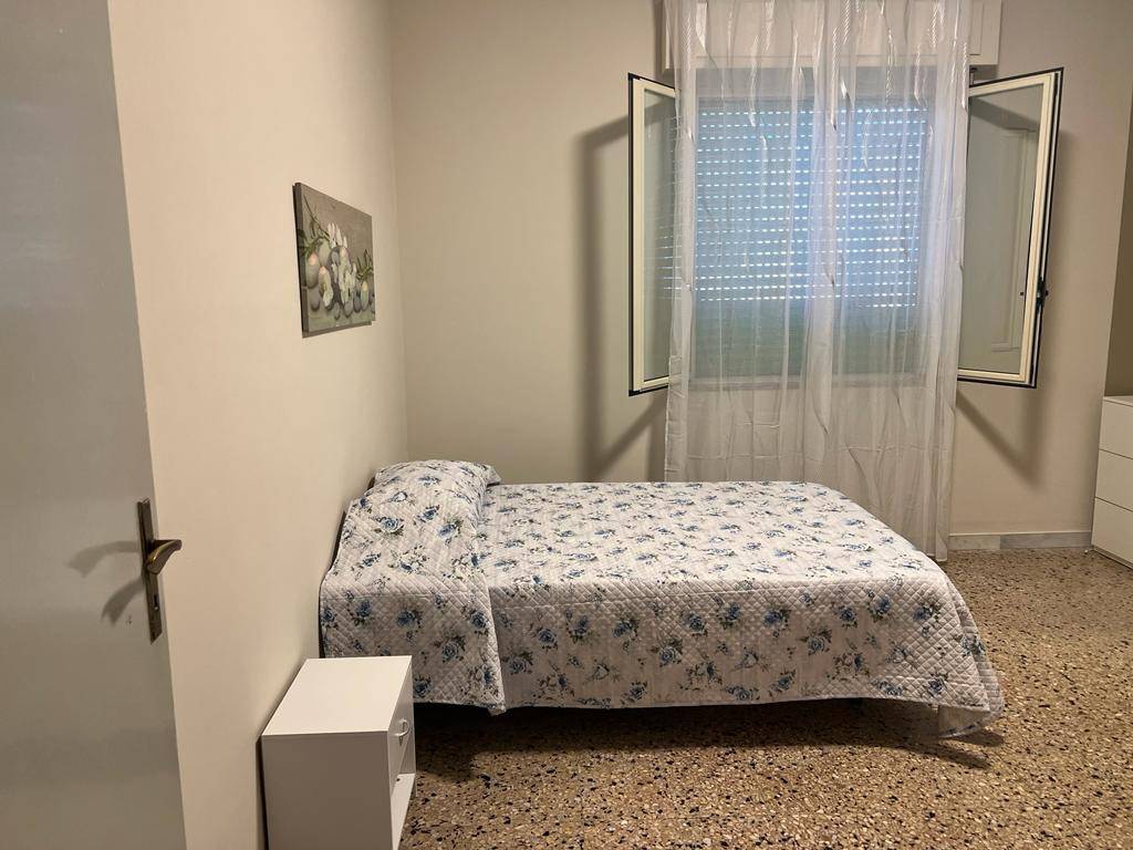 Stanza singola via formia, catanzaro
