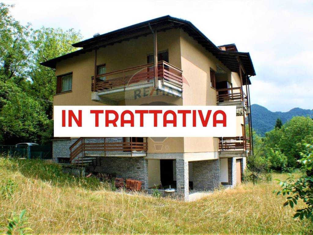 Vendita Villa unifamiliare in via Labiena Laveno-Mombello. Buono stato ...