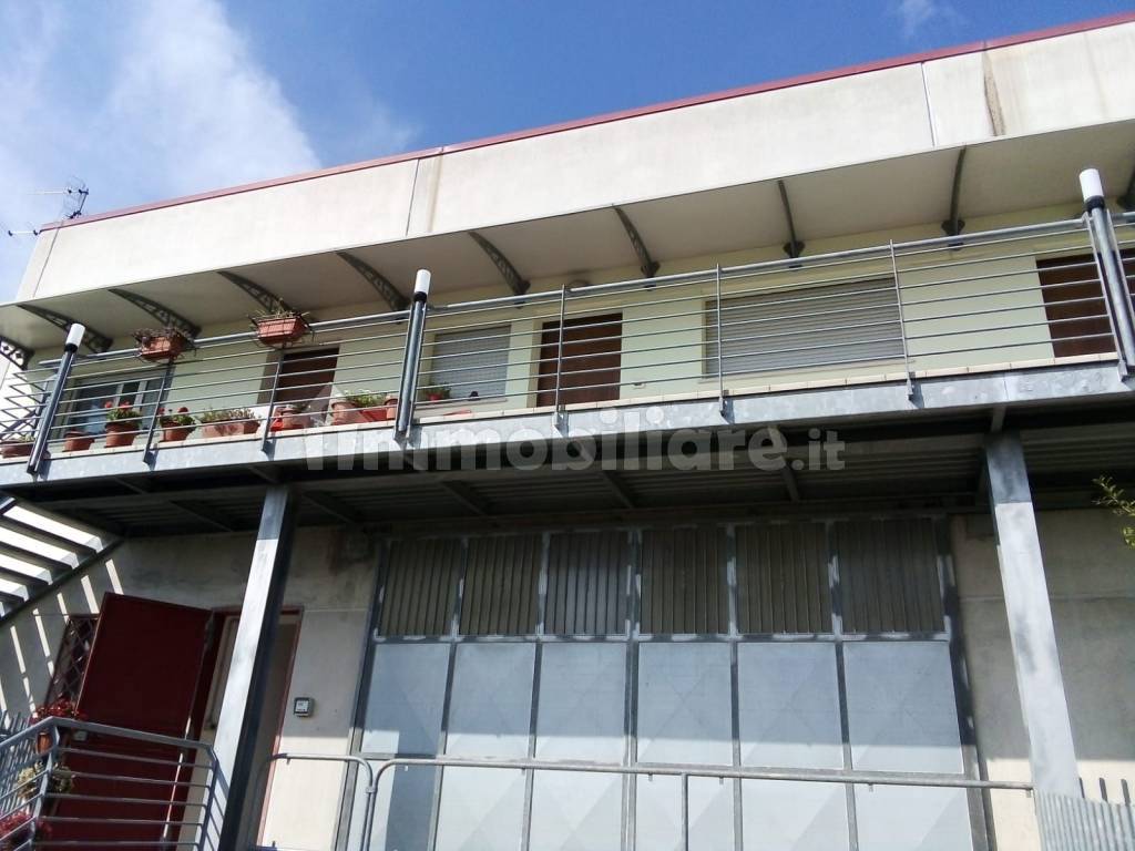 zona sanità ufficio in affitto