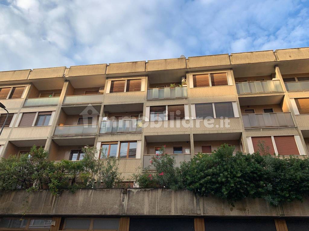Affitto Appartamento Milano. Bilocale in via Alfredo.... Buono stato,  quarto piano, con balcone, riscaldamento centralizzato, rif. 97691252
