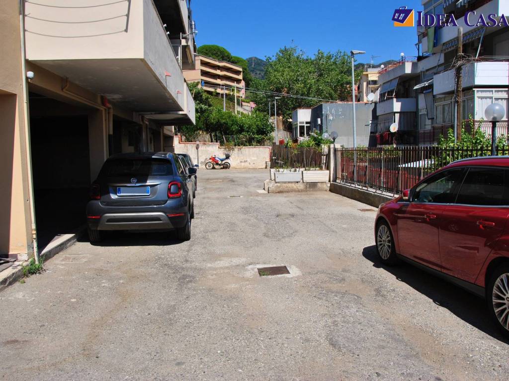 area parcheggi