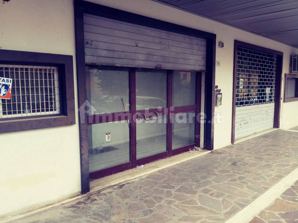 Locale commerciale via Ventiquattro Maggio 74, Velletri, Rif. 97816214 Immobiliare.it Locale commerciale via Ventiquattro Maggio 74, Velletri, Rif. 97816214 Immobiliare.it