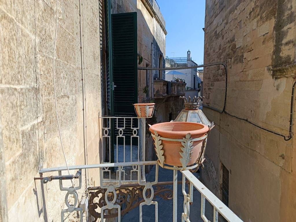 Vendesi a Lecce casa con giardino sulle mura