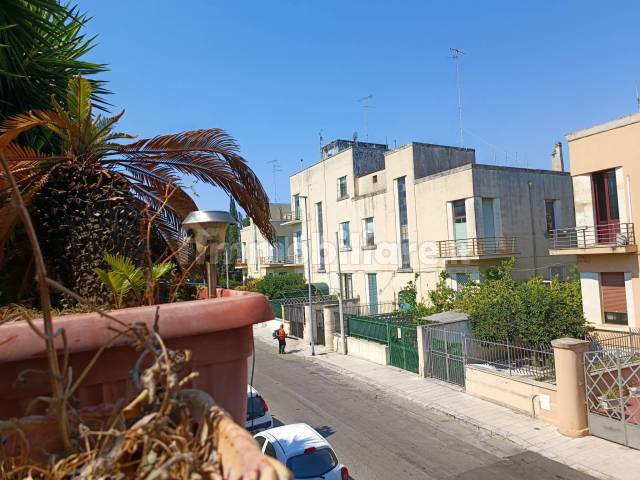 Vendesi apparamento con giardino sulle mura Lecce