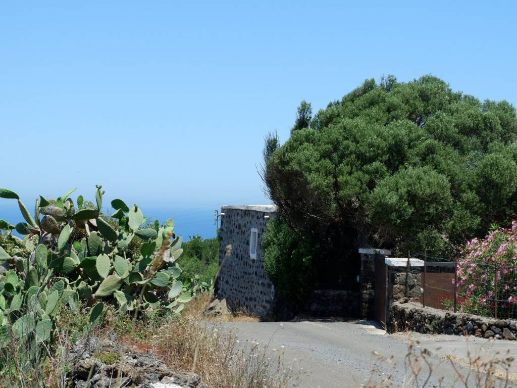 Vendita Dammuso in via Kuddia Bruciata Pantelleria. Ottimo stato, 229 m²,  rif. 97821494