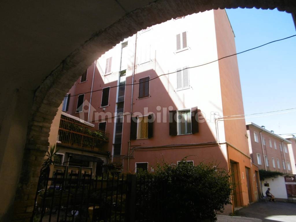Sale Apartment Parma. 3room flat in piazzale Inzani 25. Good condition