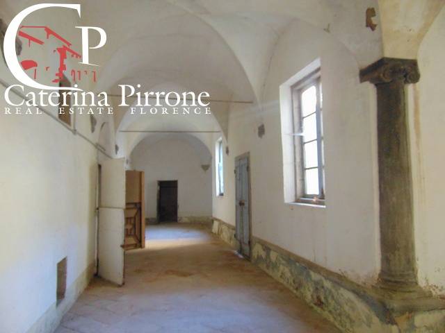 Borgo San Lorenzo vendesi convento da ristrutturare