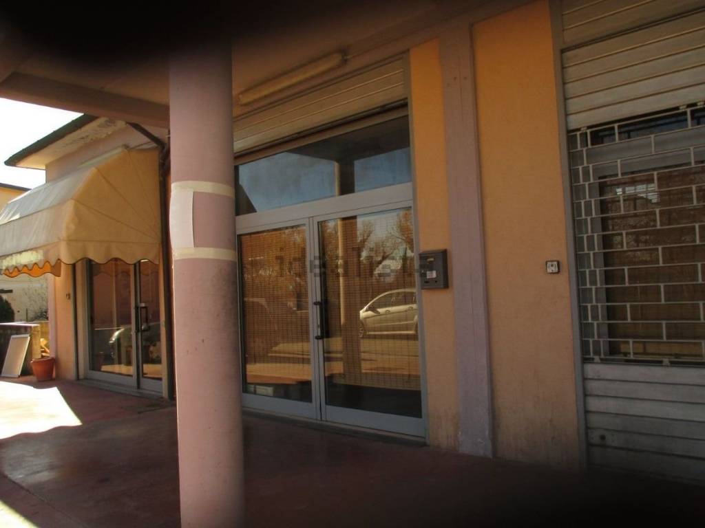 Locale commerciale via marcantonio colonna 126, centro, avezzano