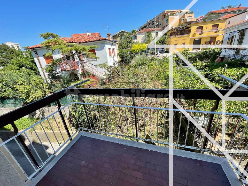 Sale Apartment Trieste. 2room flat in via Flavia 74. To be refurbished