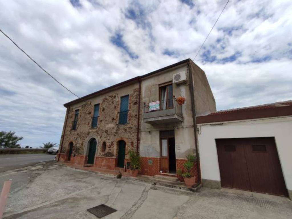 Vendita Villa unifamiliare in Strada Statale 113, 639 Capo d'Orlando