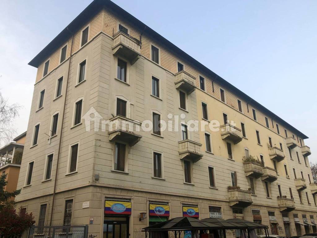 Vendita Appartamento Milano. Trilocale in viale Zara 61. Ottimo stato,  secondo piano, con balcone, riscaldamento centralizzato, rif. 98100954