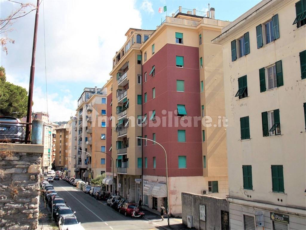 Vendita Appartamento Genova. Trilocale in via Bologna. Ottimo stato