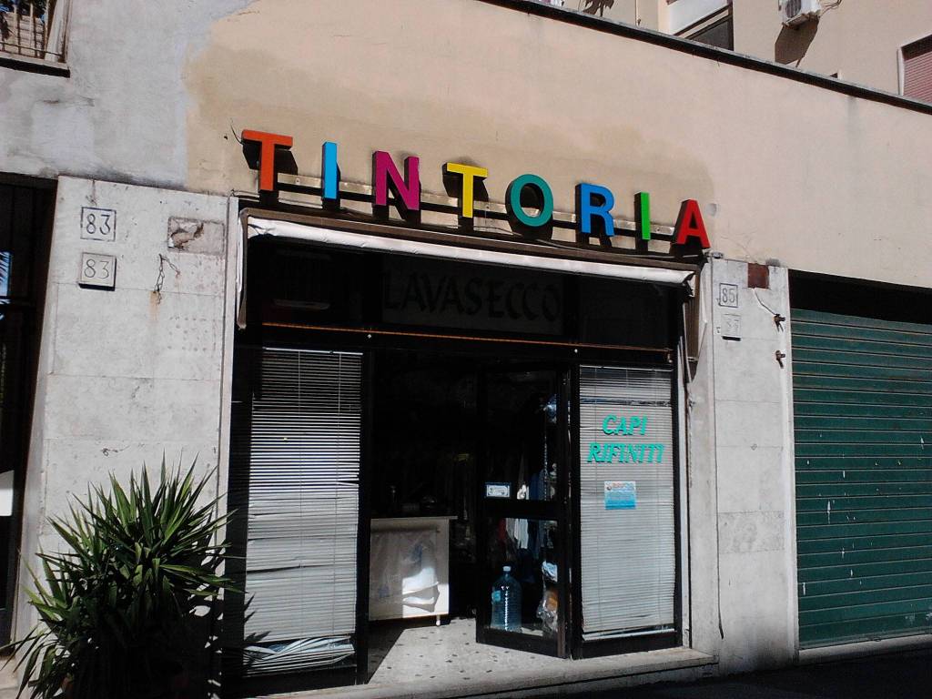Locale commerciale con laboratorio via Calpurnio Pisone, Roma, Rif