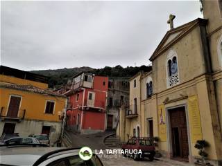 Casa indipendente di ampia metratura - 1