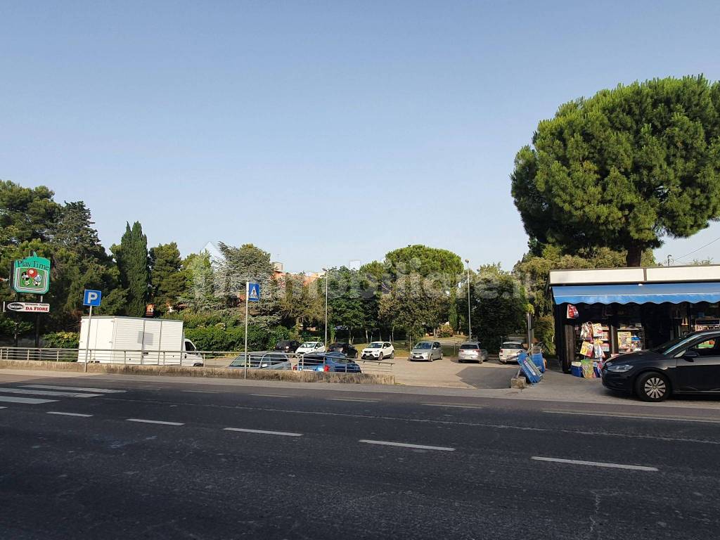 Vendita Terratetto unifamiliare in via Roma 172 Fano. Da ristrutturare,  posto auto, 245 m², rif. 98208740