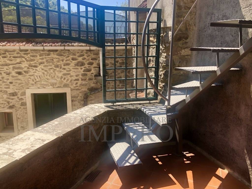 DA754_08-TERRA-ITALIA-IMMOBILIEN_DOLCEACQUA_MONET_