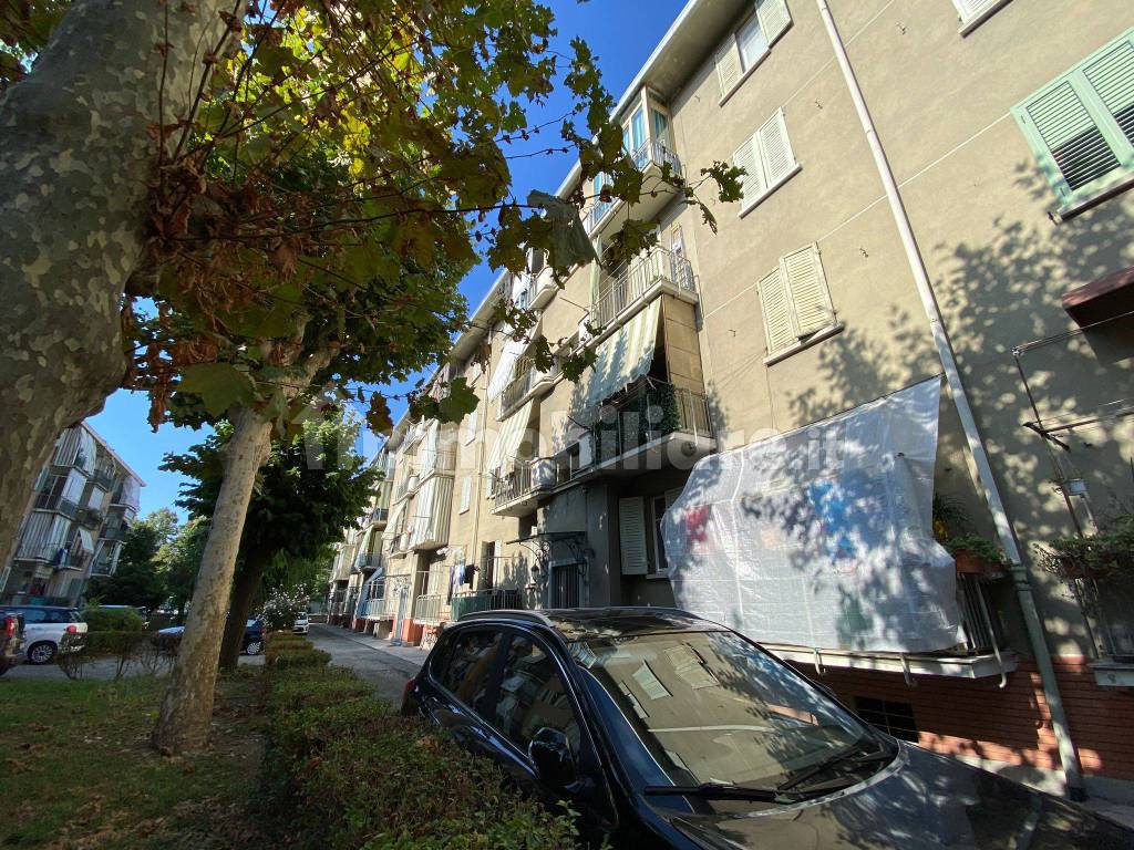 Vendita Appartamento Torino. Trilocale in via Alessandro Cruto 18. Buono stato, terzo piano, con