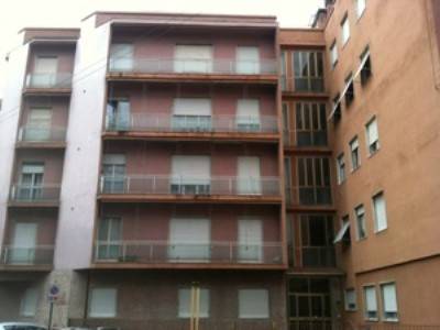 Alquiler Piso Cremona. Piso de tres habitaciones en via Zara. Muy buen  estado, primera planta, con balcón, calefacción individual, ref. 98303076
