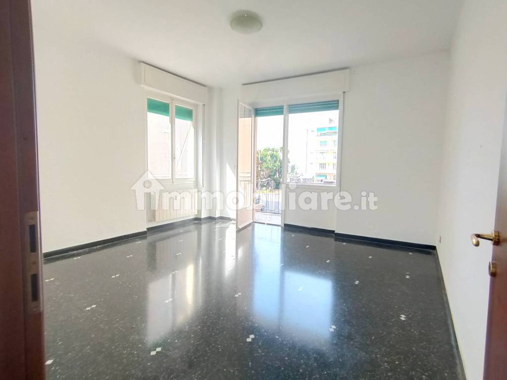 Sale Apartment Genoa. 4-room flat in piazza Lido di Pegli. To be ...