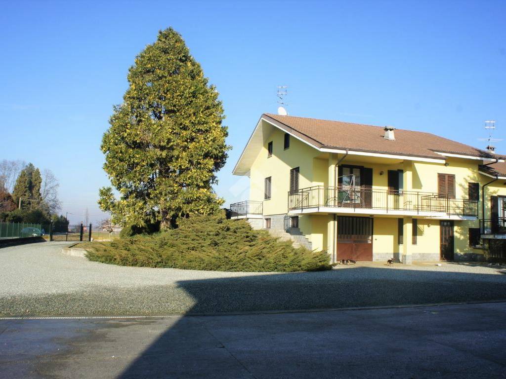 vendita-villa-bifamiliare-in-strada-circonvalazione-55-castagnole