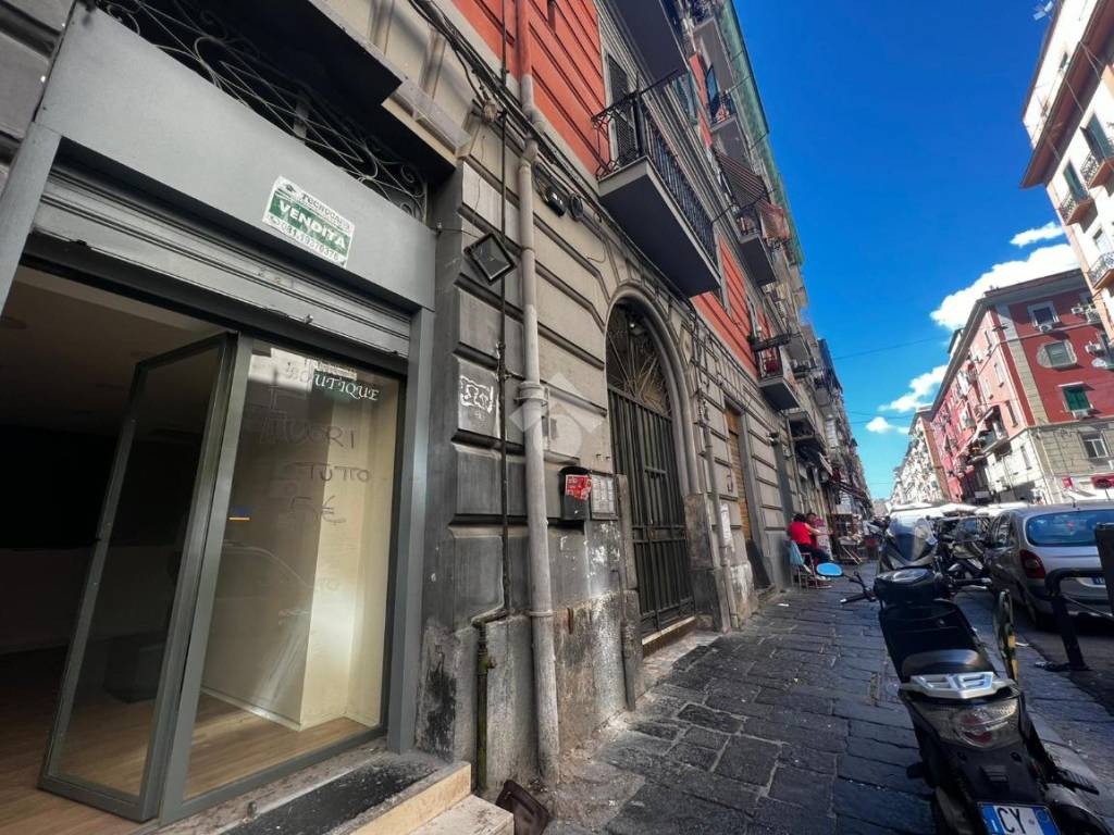 Commercial property via Ferrara 74, Naples, ref. 98312810 Immobiliare.it